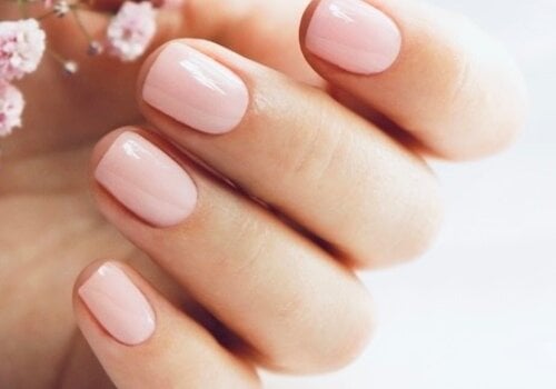 Natural nails for up to 4 weeks